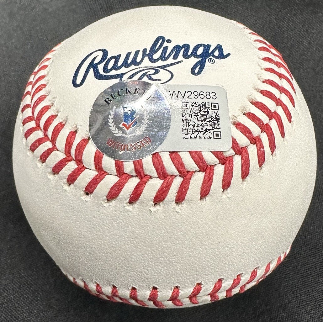 Yadier Molina Signed HOF Logo Baseball Beckett Witness Hologram