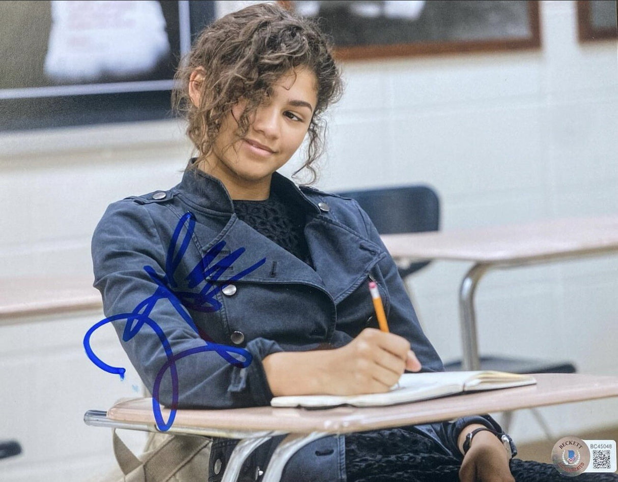 Zendaya Signed Spider-Man: Homecoming 8x10 Photo Beckett Hologram