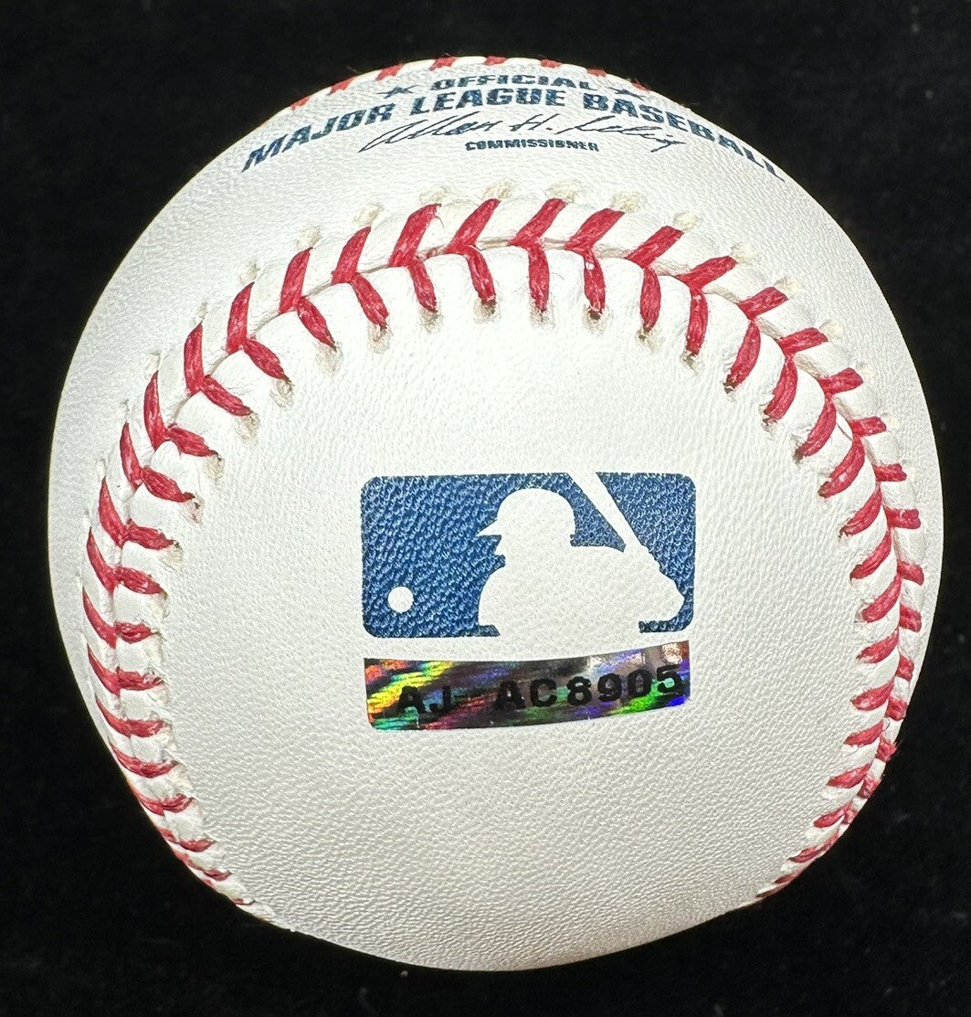 Roy Halladay 32 Signed Baseball PSA/DNA