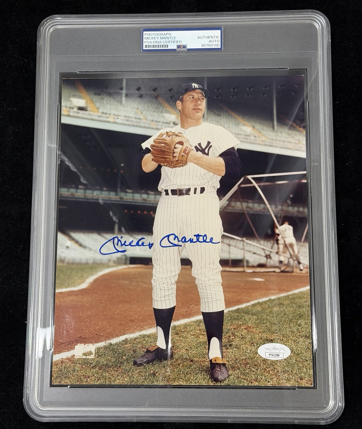 Mickey Mantle Signed 8x10 Photo JSA PSA/DNA Encapsulated