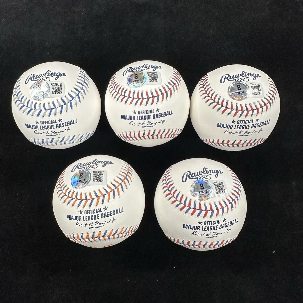 Pedro Martinez Team-Stitch Logo Signed Baseball Set Beckett Witness Holo