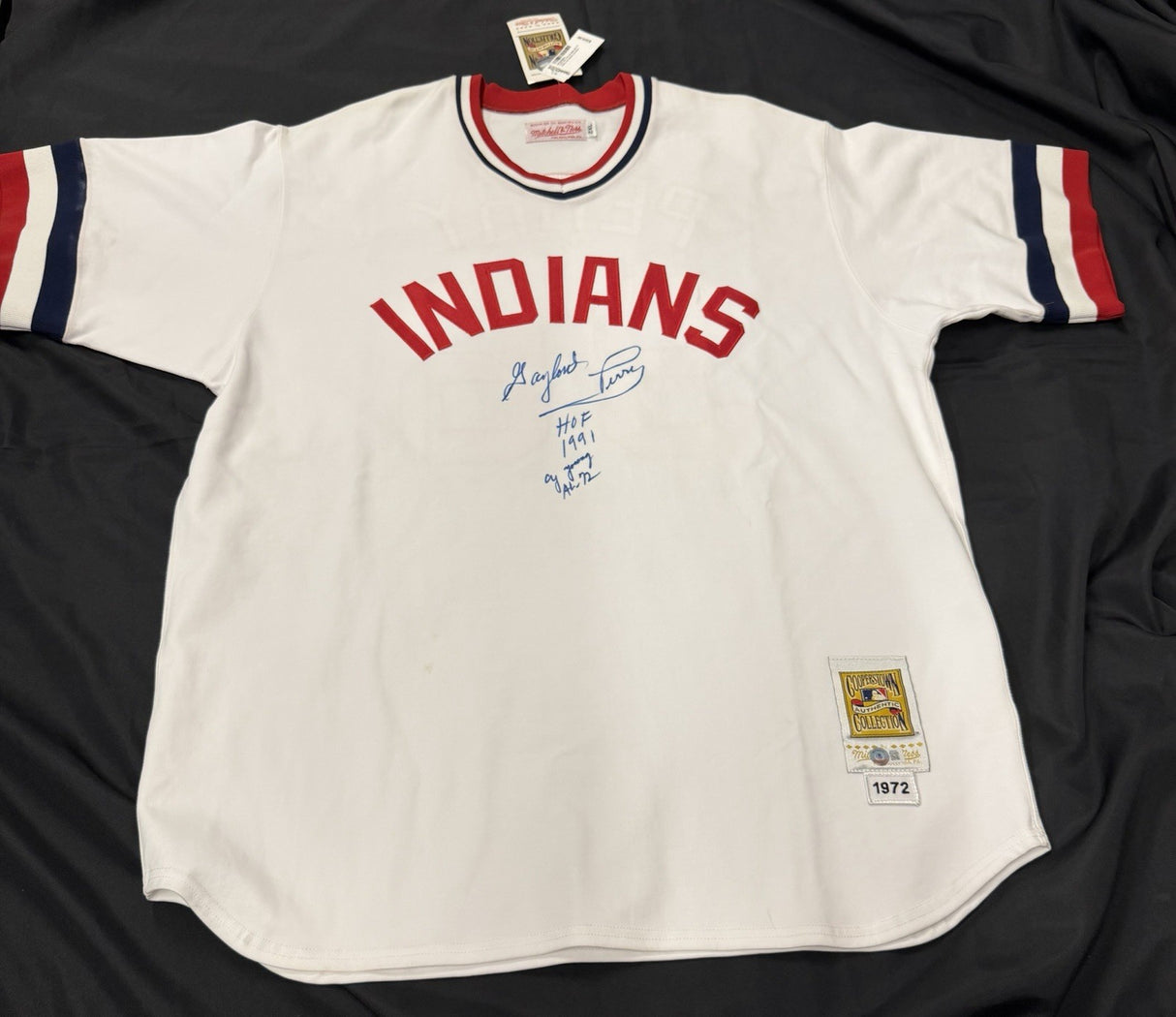 Gaylord Perry HOF 1991 Cy Young AL 72 Signed Authentic Indians M&N Jersey BAS