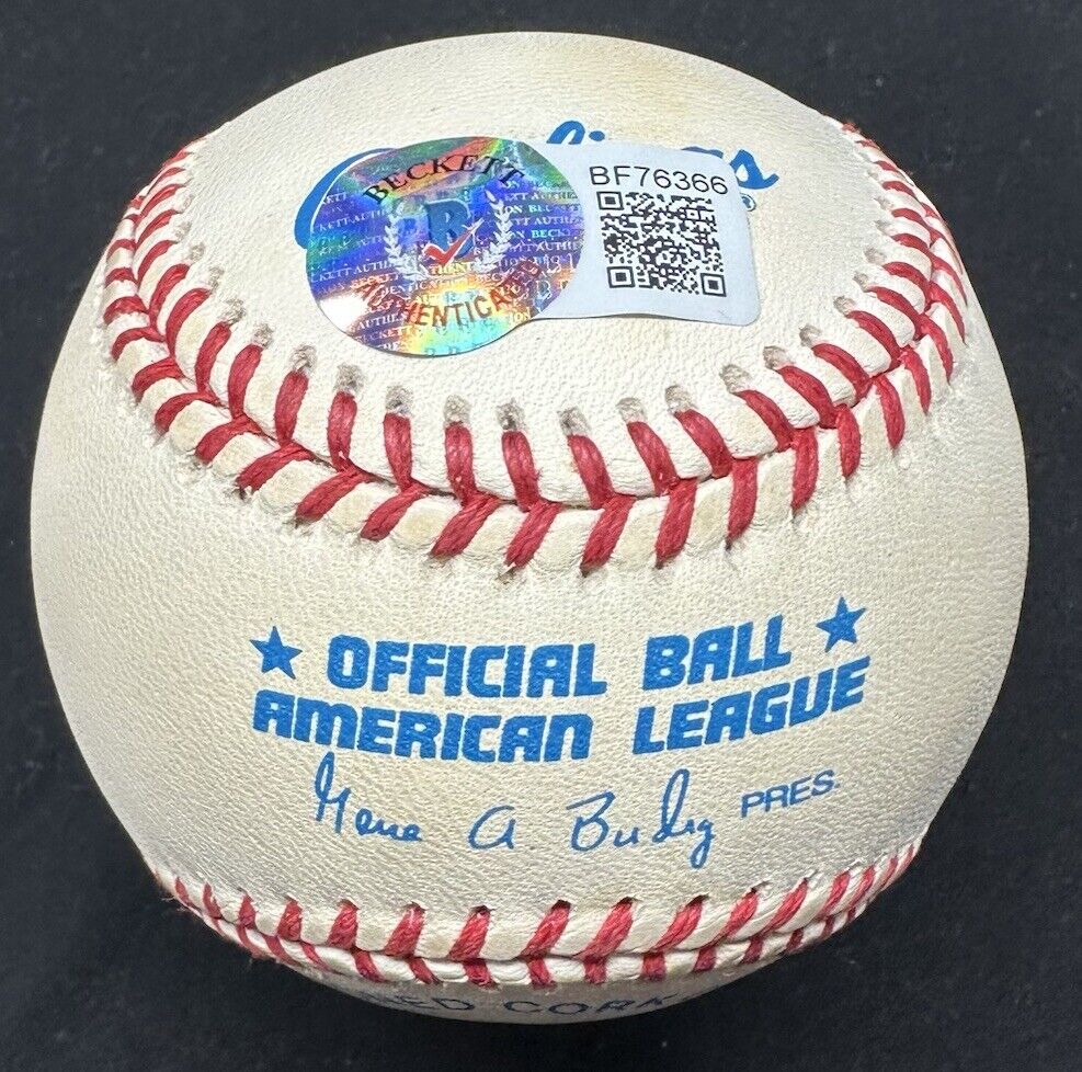 Willie Mays 660 (HR) Signed Baseball Beckett Hologram