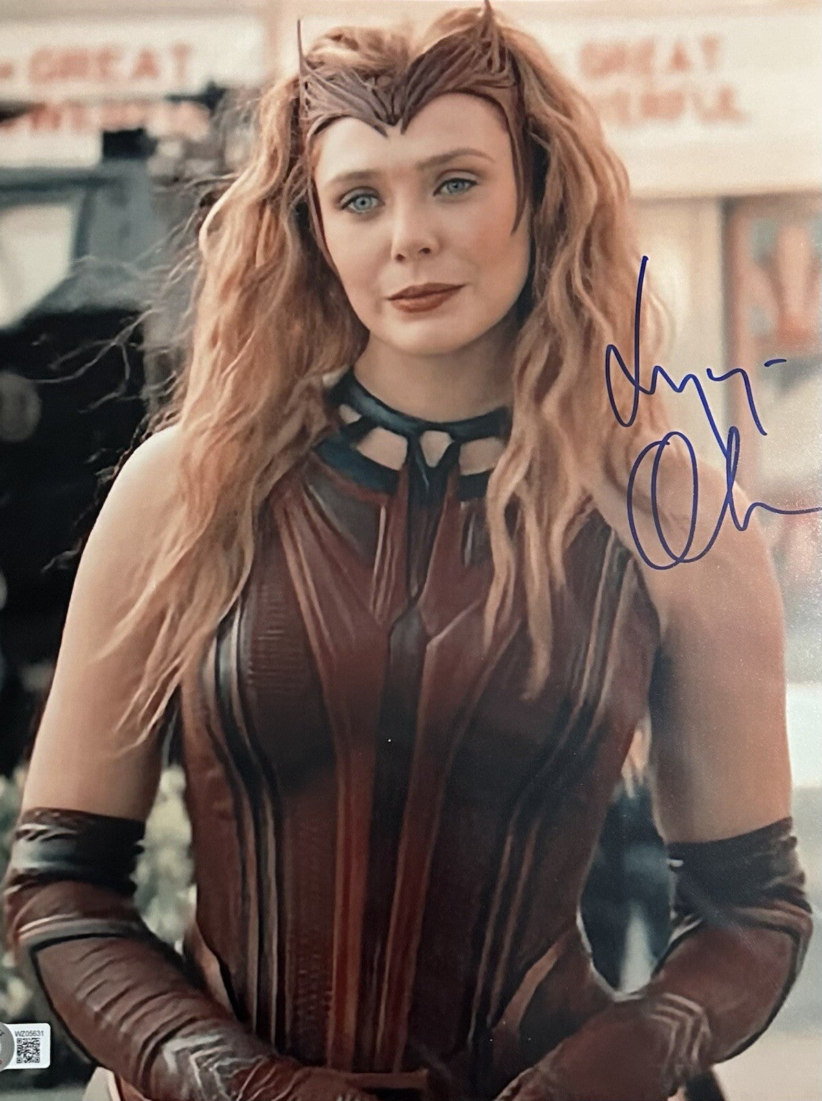 Elizabeth Olsen Signed Scarlet Witch Wandavision 11x14 Photo Beckett BAS